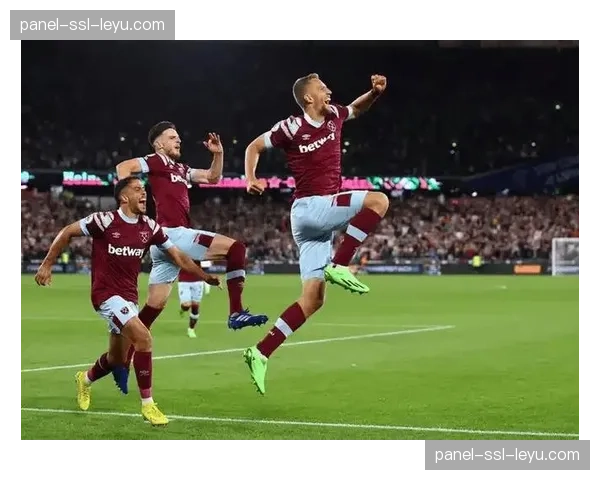 西汉姆联4-0狼队，鲍文领衔反击体系大胜保级对手